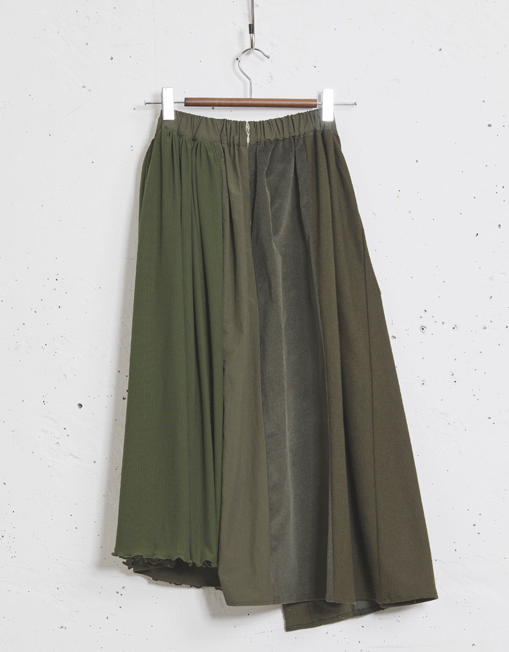 SI21V0065 Accordion skirt